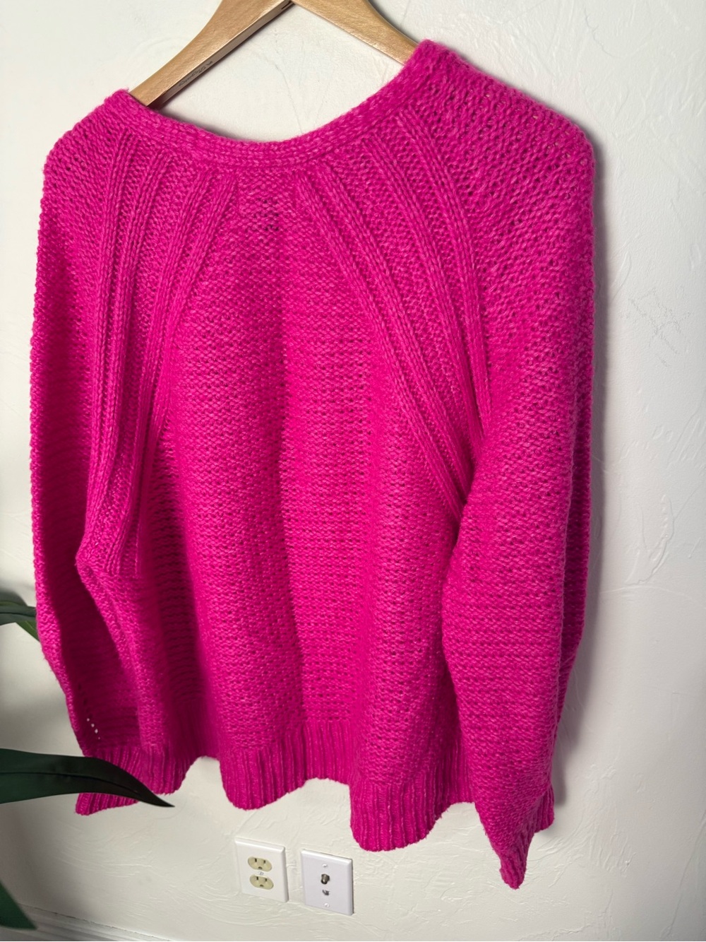 Universal Thread Hot Pink Chunky Knit V-Neck Sweater XXL - Picture 5 of 5